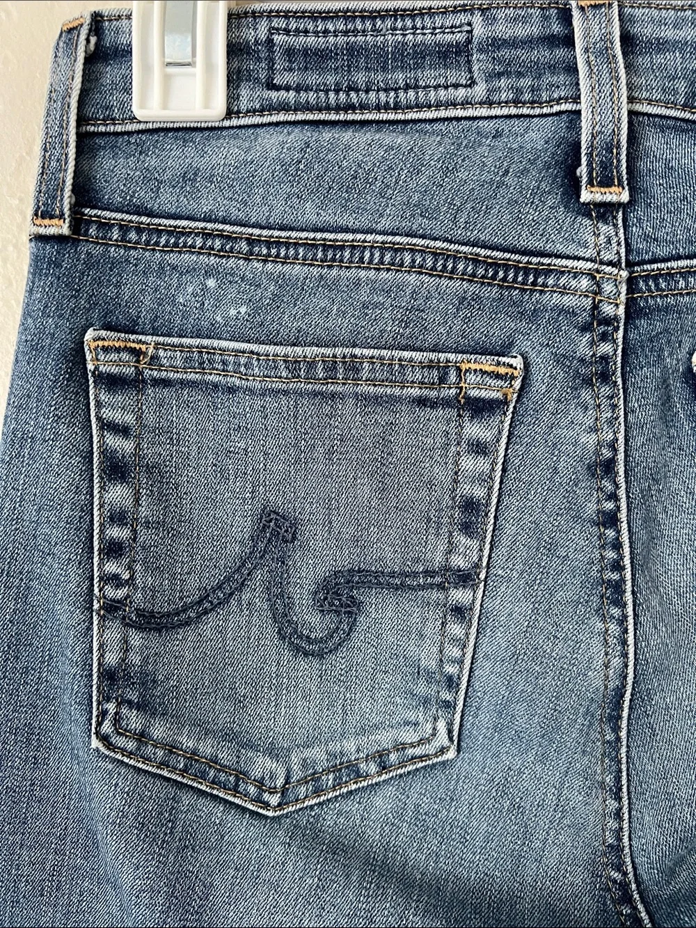 Like New! AG Mari High Rise Straight Leg Jeans in Size 26R